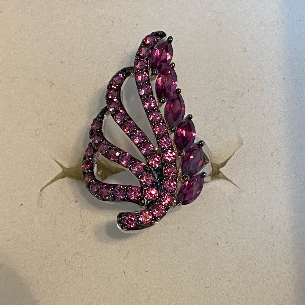 NWOT RASPBERRY RHODOLITE STERLING RING